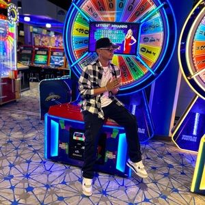 Meet your Posher, Elvin